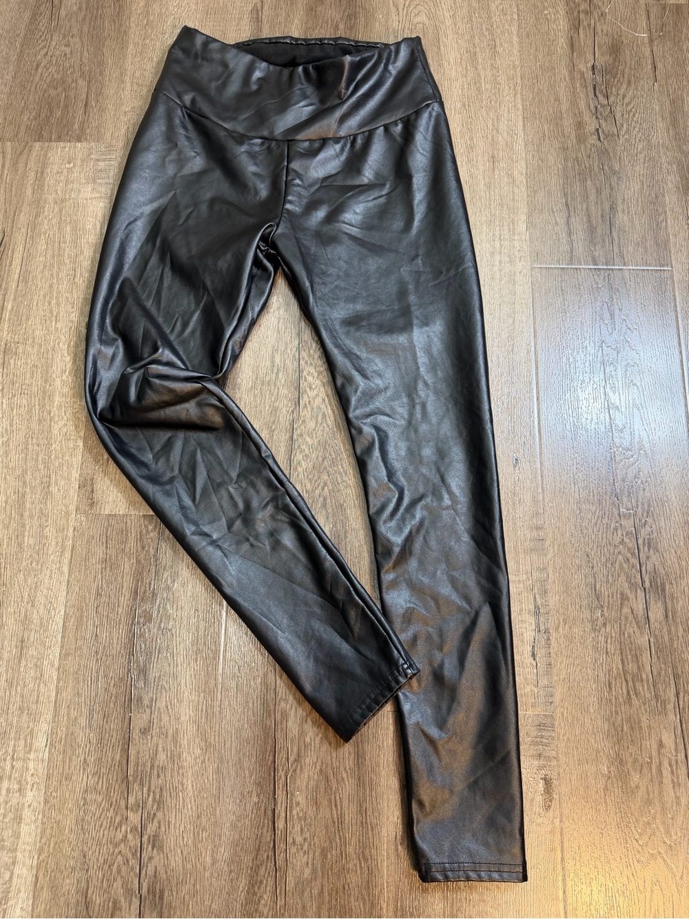 Faux Leather High-Waist Leggings - Black